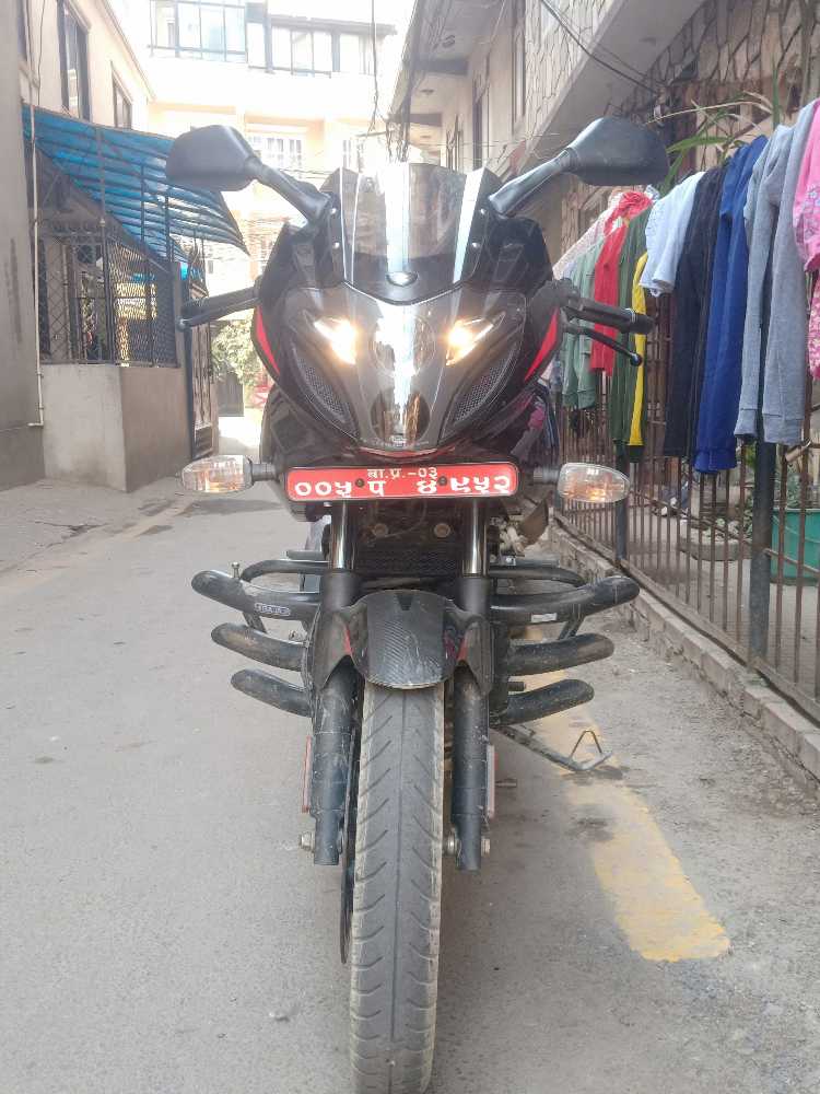 2022 Bajaj Plusar 220 in Hetauda for sale at RamroGaadi.