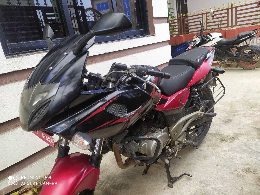 2015 Bajaj Plusar 220