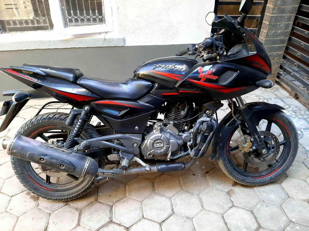 2017 Bajaj Plusar 150 in Kathmandu for sale at RamroGaadi.
