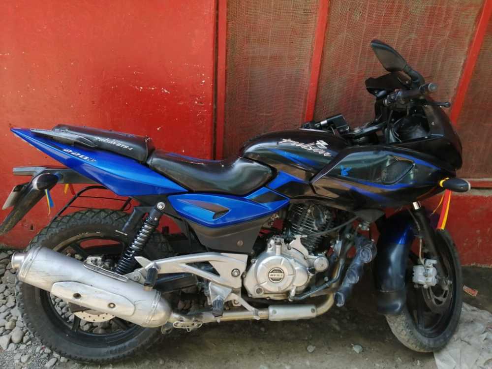 2014 Bajaj Plusar 220 in Mahendranagar for sale at RamroGaadi.