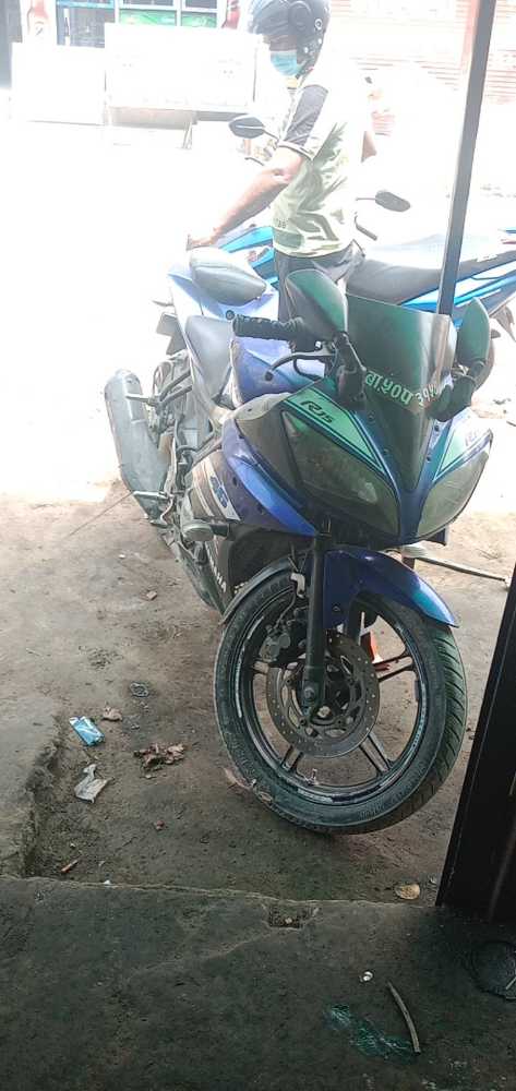 2011 Yamaha R15