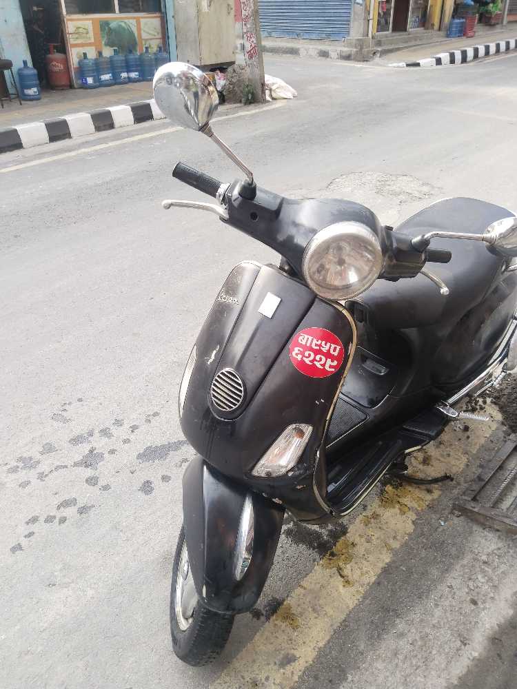 2017 Vespa LX 125 in Kathmandu for sale at RamroGaadi.