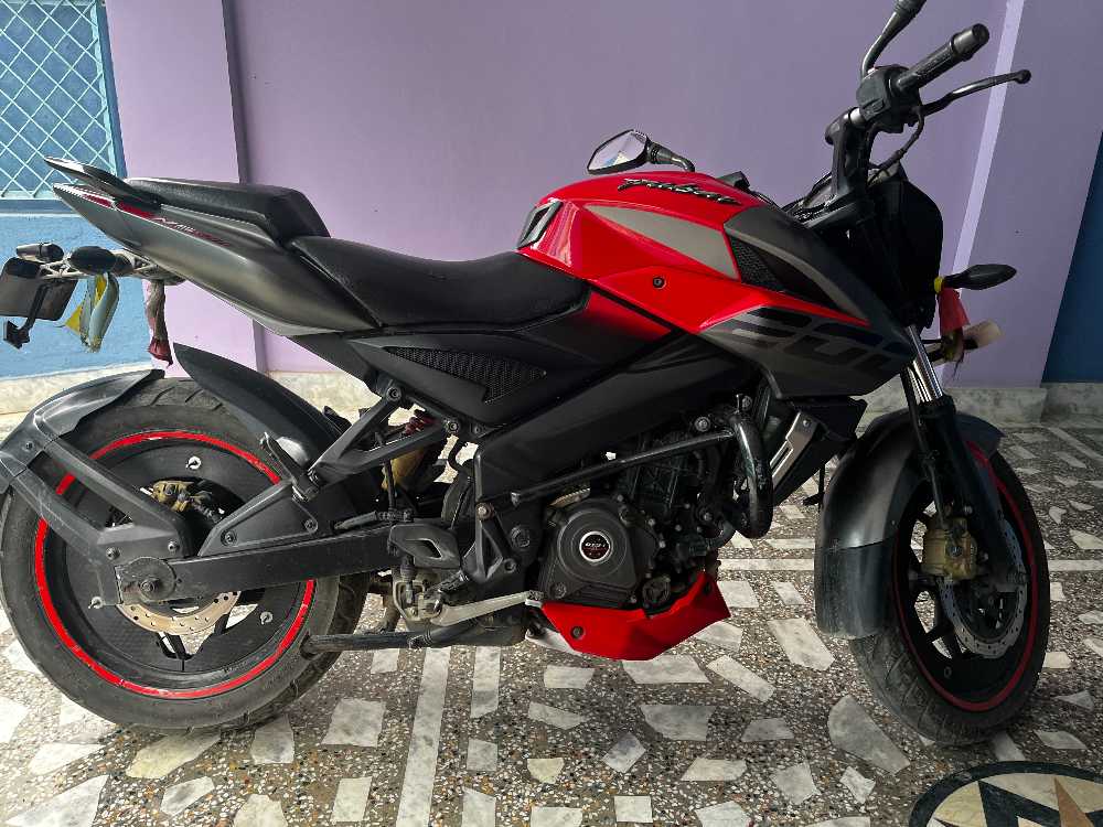 2017 Bajaj Pulsar 200